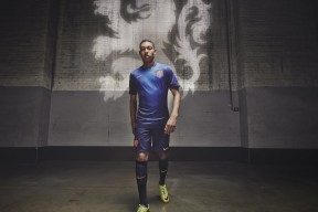 2026世界杯官方中文门户-王座孤影，梅西十五连败魔咒下的塞尔维亚教练绝境